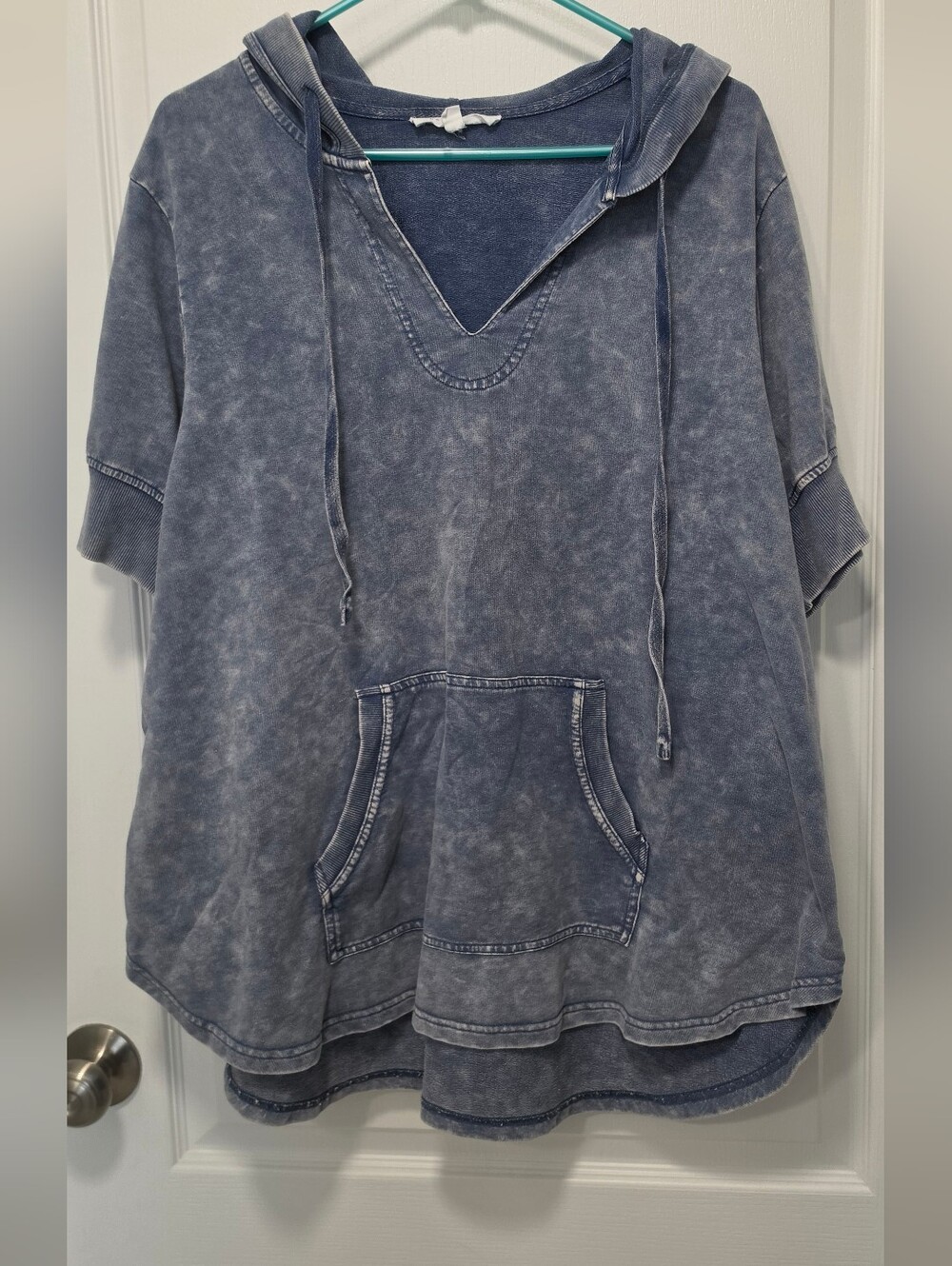 Washed Blue  Grey Heathered Short-Sleeve Hoodie with Front Pocket